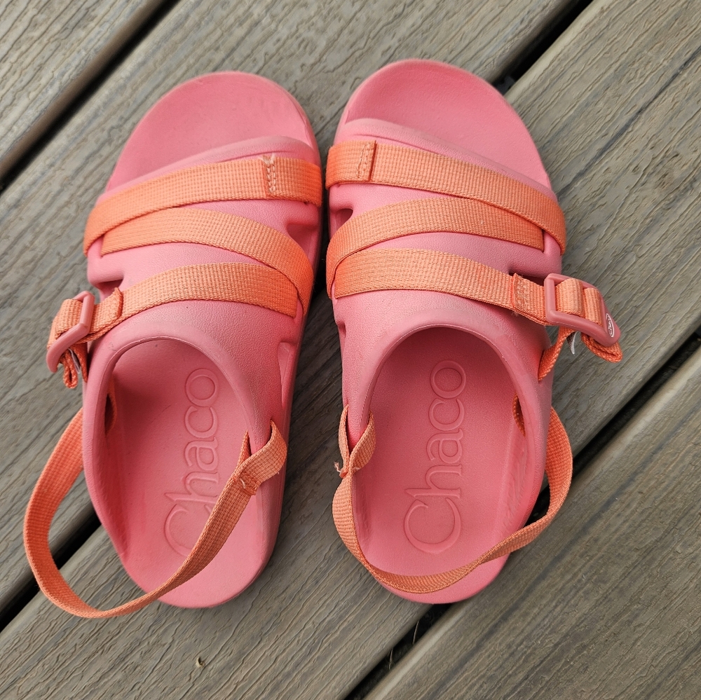 Girs ize 4 Chaco pink and orange sandals hiking